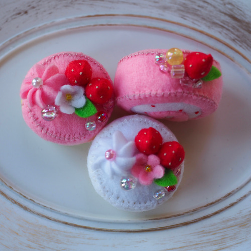 いちごのフェルトケーキ2個&ロールケーキ1個セット 雑貨 いちごのフェルトケーキ2個&ロールケーキ1個セット 雑貨