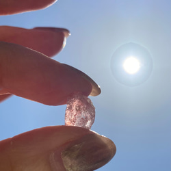 【希少!!】ストロベリークォーツ(苺水晶)入荷しました！原石『恋愛の御守りとして最高峰のストーン』 3枚目の画像