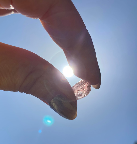 【希少!!】ストロベリークォーツ(苺水晶)入荷しました！原石『恋愛の御守りとして最高峰のストーン』 7枚目の画像