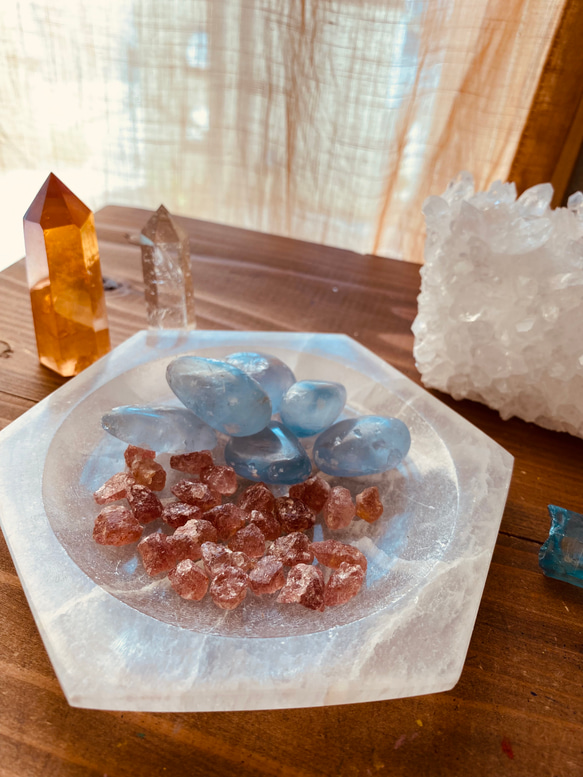 【希少!!】ストロベリークォーツ(苺水晶)入荷しました！原石『恋愛の御守りとして最高峰のストーン』 2枚目の画像