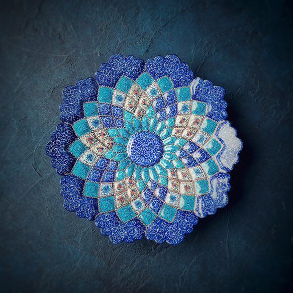 ペルシャのエナメル皿　飾り皿　Φ20ｃｍ【ミーナーカーリー001】 1枚目の画像
