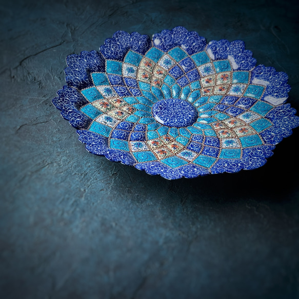 ペルシャのエナメル皿　飾り皿　Φ20ｃｍ【ミーナーカーリー001】 4枚目の画像