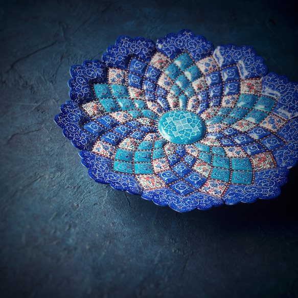 ペルシャのエナメル皿　飾り皿　Φ20ｃｍ【ミーナーカーリー002】 4枚目の画像