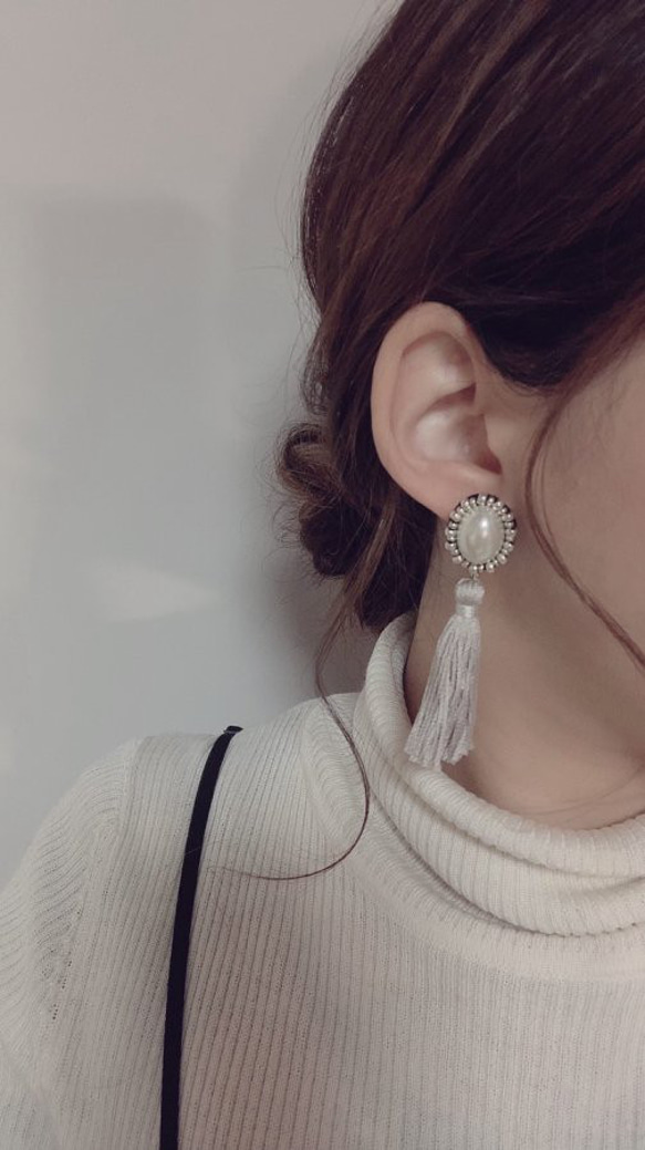 Oval pearl stitch × tassel pierce/earring(GRAIGE) 3枚目の画像