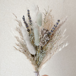 パンパスグラスと小花のミニブーケ　ブルー　グレー　スワッグ　ドライフラワー 5枚目の画像