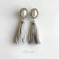 Oval pearl stitch × tassel pierce/earring(Ash Green) 1枚目の画像