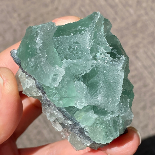 天然フローライト　原石 パワーストーン 天然石 フローライト原石[T750-3566]