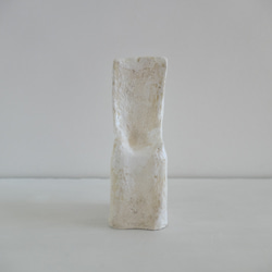小さな椅子・白い陶オブジェ「  se  na ⅳ 」ディスプレイアート・インテリアアクセサリー・アートピース・花器 1枚目の画像