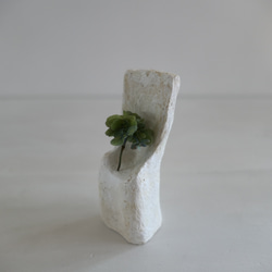 小さな椅子・白い陶オブジェ「  se  na ⅳ 」ディスプレイアート・インテリアアクセサリー・アートピース・花器 7枚目の画像