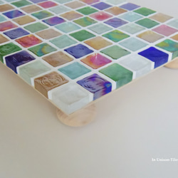 【Y様オーダー品・サイズ変更】カラフルMix 脚付 ガラスモザイクタイルのディスプレイトレイ 飾り棚 7枚目の画像
