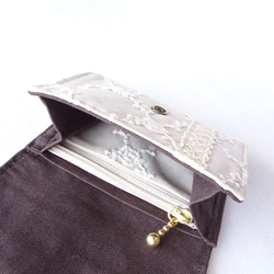刺繍×レースのミニ財布　モカベージュ　ミニバラ　花柄　ミニウォレット　軽量 6枚目の画像