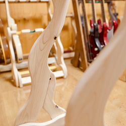 【オーダー品】手作り木工　木製ギタースタンド （無塗装）２本掛け 10枚目の画像