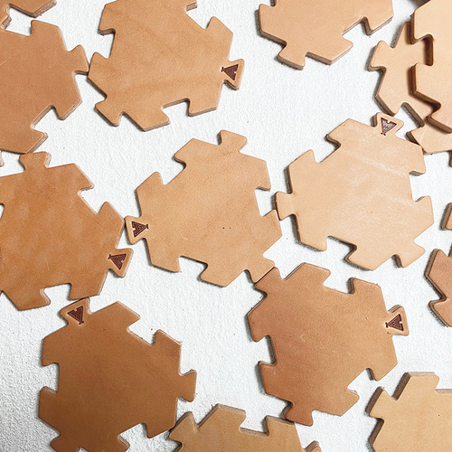 ヘキサゴン六角形のパズル⌘ 極厚レザー ヌメ革コースター/ポット
