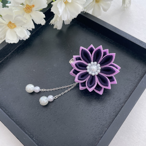 つまみ細工のアクセサリー【黒×紫】ブローチ チャーム 帯留 髪飾り