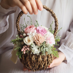 ペール＆モーヴカラーのこぼれる花籠＊プリザーブドフラワー