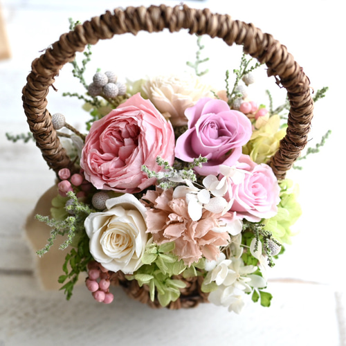 ペール＆モーヴカラーのこぼれる花籠＊プリザーブドフラワー