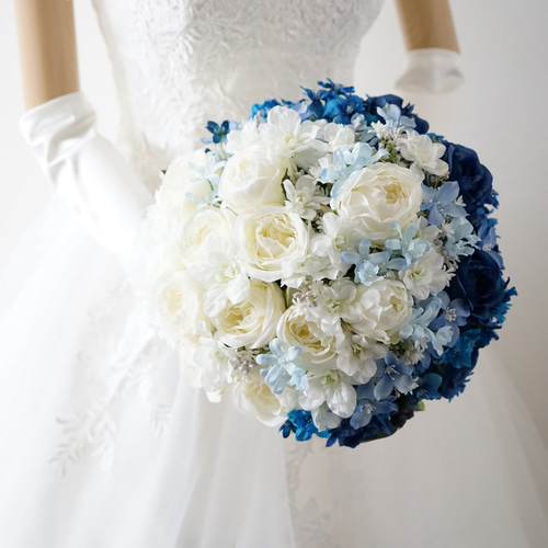 三日月ブルーローズのラウンドブーケ・ブートニアセット 造花