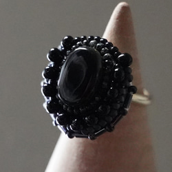 Chatty 戒指 106 均碼珠繡戒指黑色超大戒指深色 第1張的照片