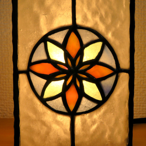 Creema限定価格】ステンドグラス ＊アロマランプ 手毬〜穏やかな夜に