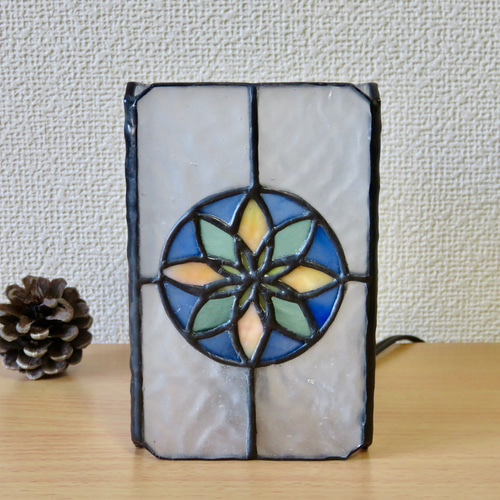 Creema限定価格】ステンドグラス ＊アロマランプ 手毬〜穏やかな夜に
