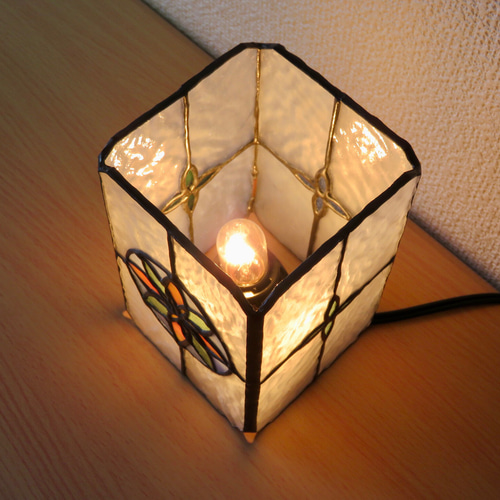 Creema限定価格】ステンドグラス ＊アロマランプ 手毬〜穏やかな夜に