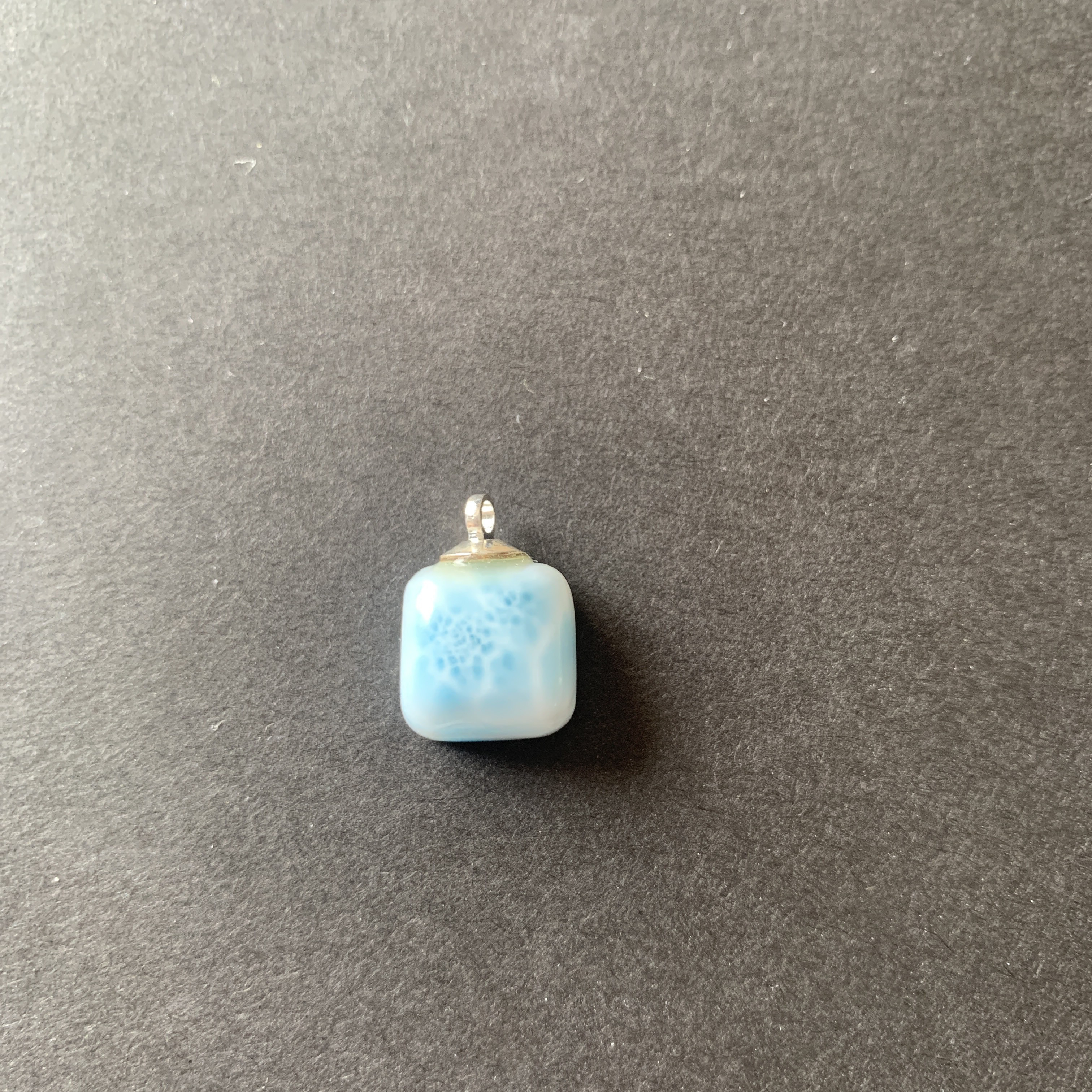 187.天然石ラリマーシルバーチャーム