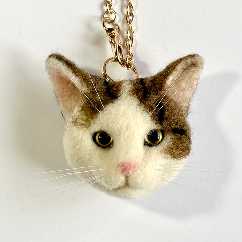 キジトラ白猫の猫バッグチャーム709 猫ブローチ 羊毛フェルト 猫バッグ  