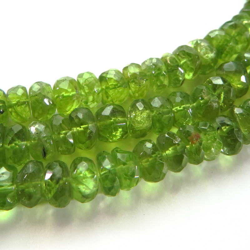 PDTGE-BTT0008 ペリドット　ボタンカット8mm　1連