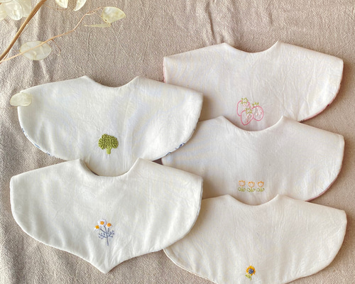 いちご刺繍スタイ スタイ・よだれかけ mituha 通販 15672458