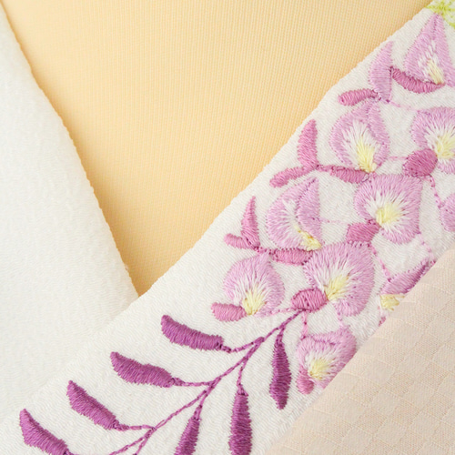 風にたなびく藤、5月純白生地刺繍半衿 和装小物（帯・半襟） Berry