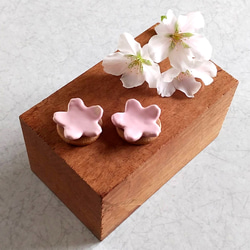 《春の福袋2点セット＆送料無料》陶の箸置き【桜の花(土台付き)】 3枚目の画像