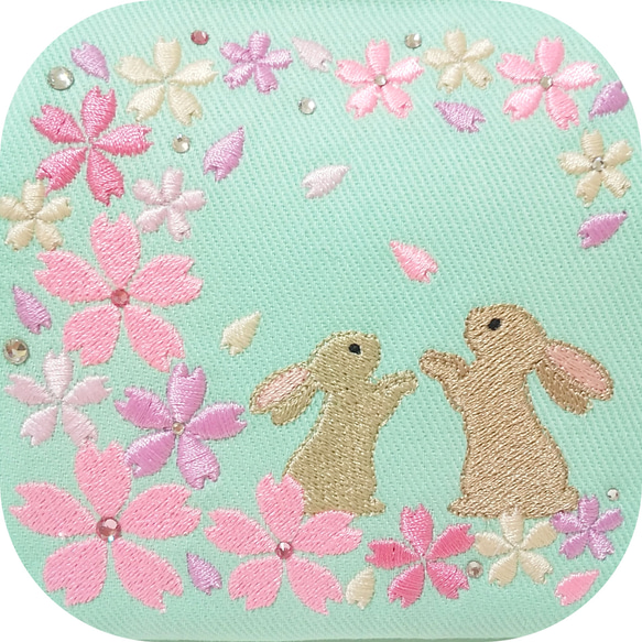 がま口❀桜刺繍『桜花爛漫〜桜舞い散る光の中で〜』春うさぎ✽二つ折りお札も入る２ポケットポーチ✽ 桜ハンドメイド2024 7枚目の画像