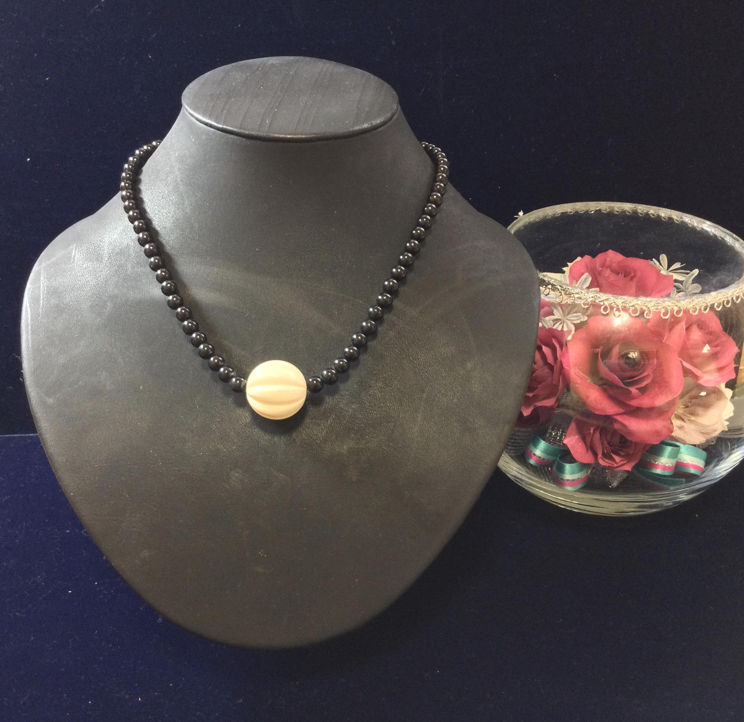 ☆本象牙＆黒珊瑚ネックレス　A-5※