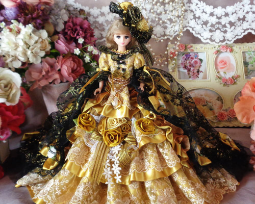 マリーアントワネット エレガントゴールドのフリルドールドレス マリーアントワネット エレガントゴールドのフリルドールドレス