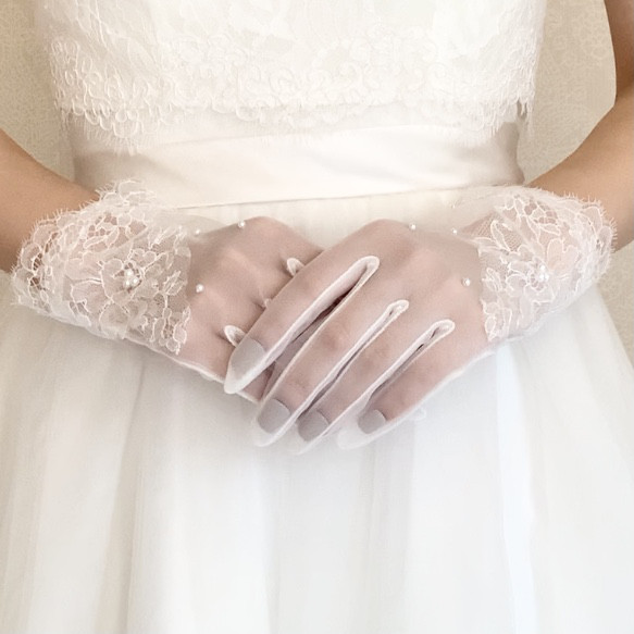 H113 ウェディング　結婚式　オーガンジー　レース　刺繍　パール　可愛い　ショートグローブ 1枚目の画像