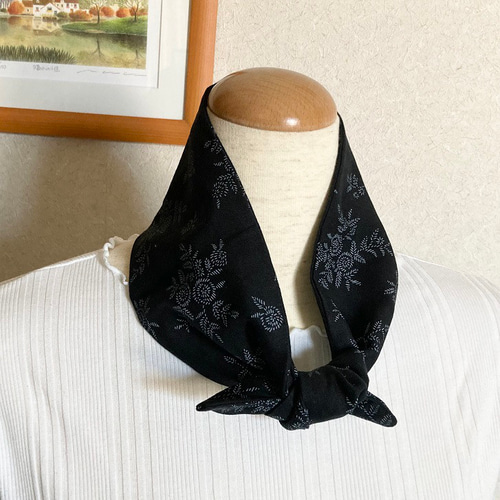 受注制作☆刺繍風プリントバラ柄（グレー）Wガーゼのネッククーラー