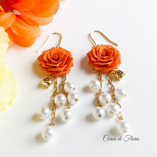 HM　ピアス　ゴールド系　短冊型　長方形　いちごみるく　オレンジミルク オレンジのばらとパールのピアス/イヤリング つまみ細工 正絹羽二重