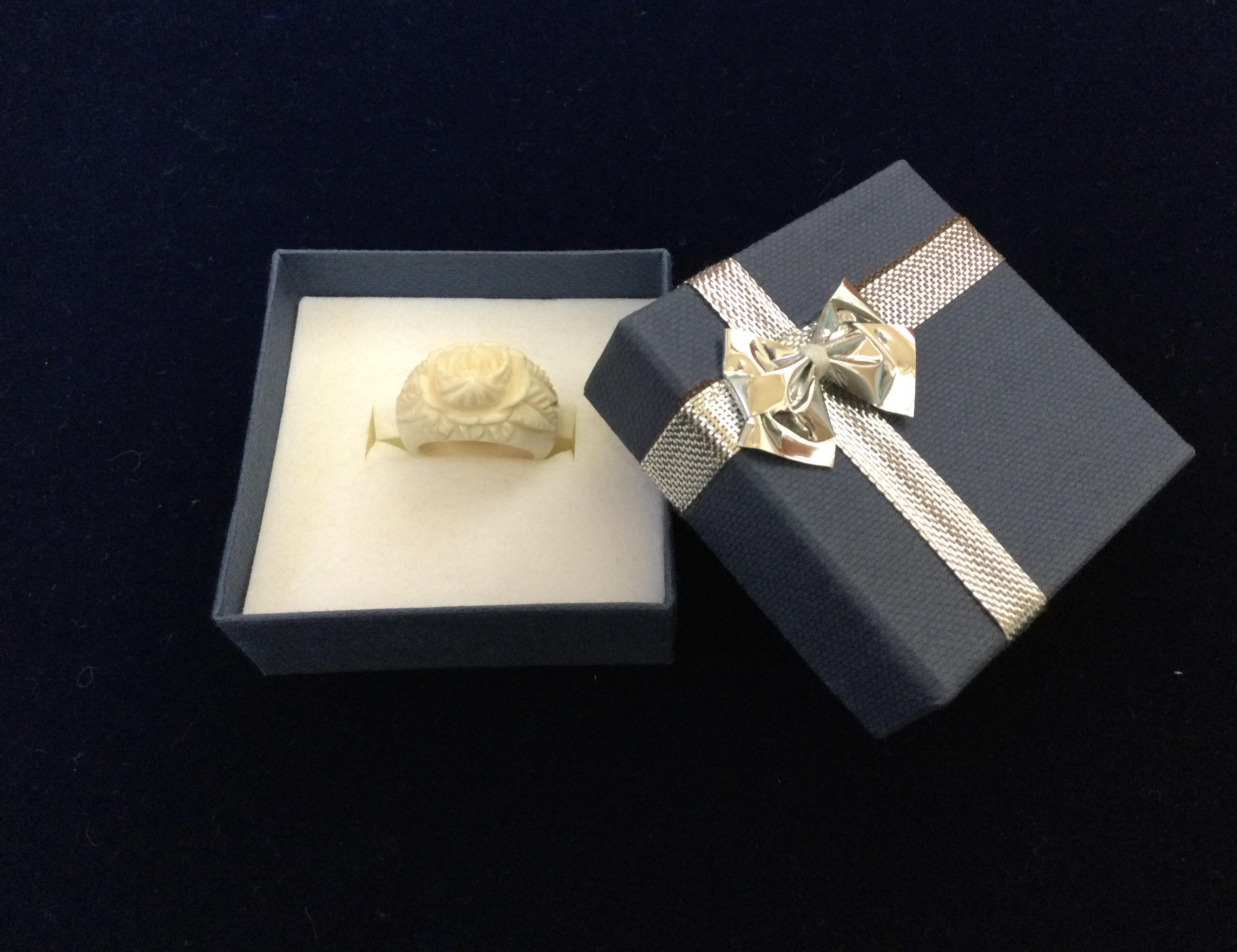 ☆本象牙指輪　10号 薔薇彫り A-42※