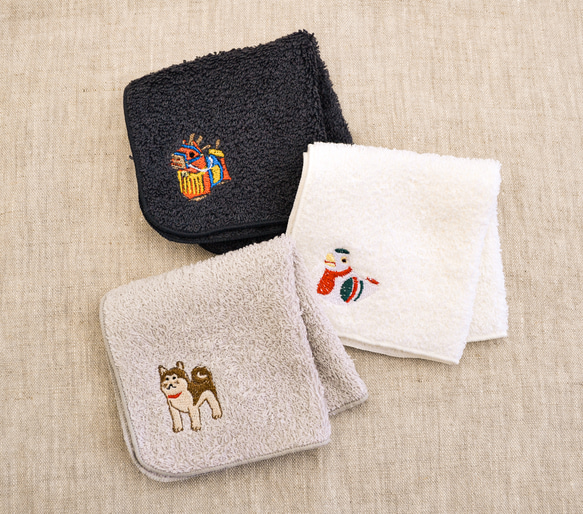 旅する刺繍 ハンドタオル【秋田犬、鳩笛、チャグチャグ馬っこ