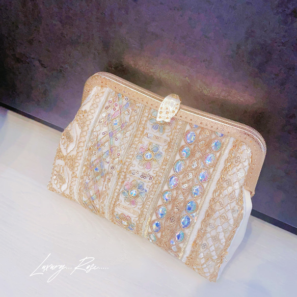魅惑のオーロラに輝く❤︎フランス&インド高級刺繍レースクラッチ❤︎フォーマルにも、、、ミニバッグフォーマルバッグ 2枚目の画像