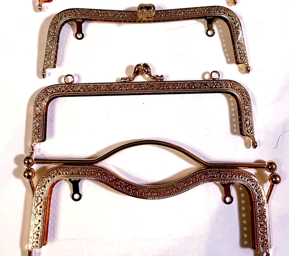 魅惑のオーロラに輝く❤︎フランス&インド高級刺繍レースクラッチ❤︎フォーマルにも、、、ミニバッグフォーマルバッグ 8枚目の画像