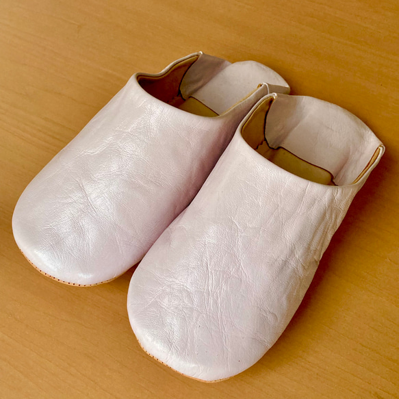 【値引済】￥5940→￥4158【シンプル・バブーシュ】とても薄いピンク ／ レディース　モロッコ　手作り　高品質革 1枚目の画像