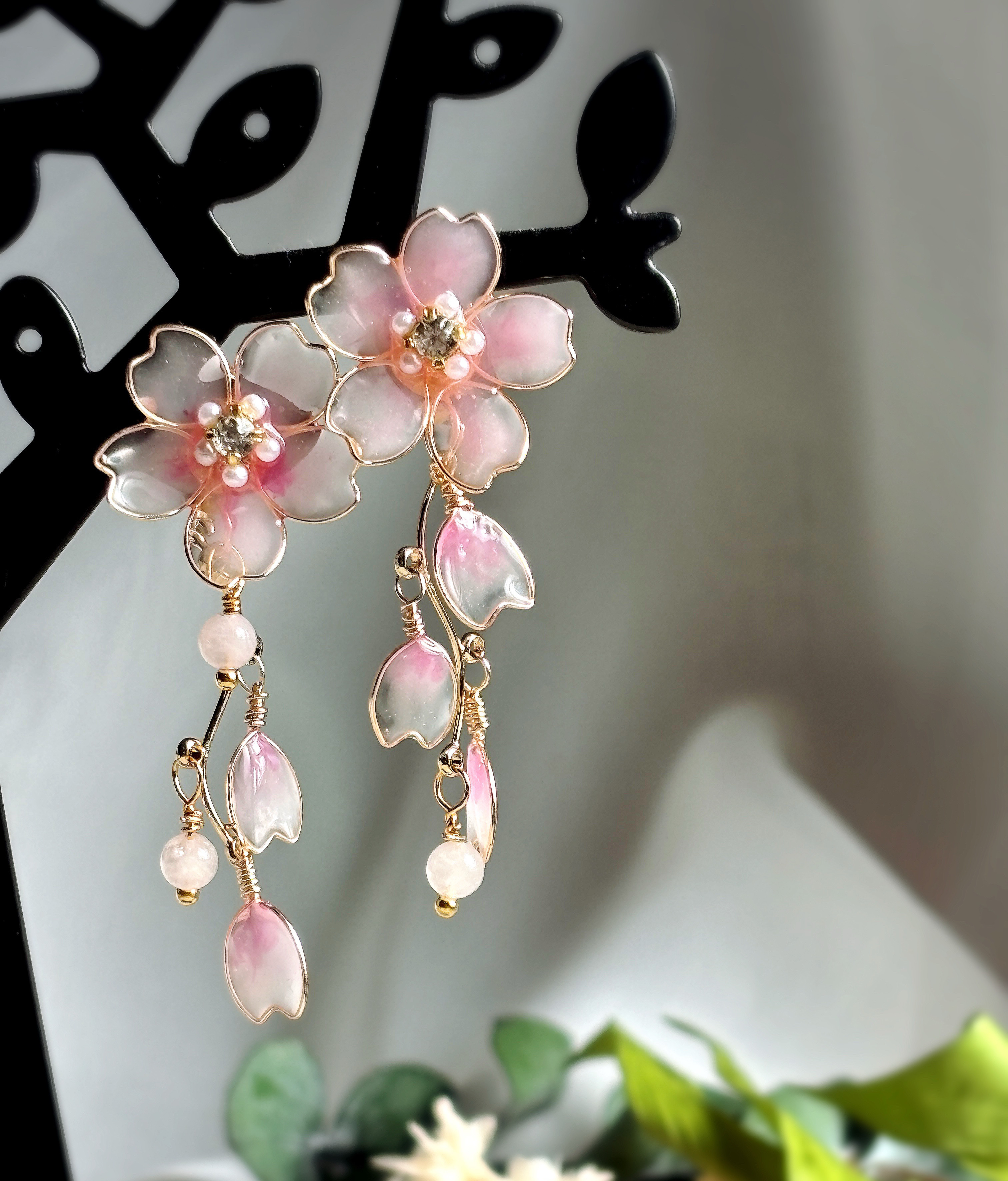 桜2026【creema限定❣️送料無料】春風に揺れる桜のピアス/イヤリング/金属アレルギー対応