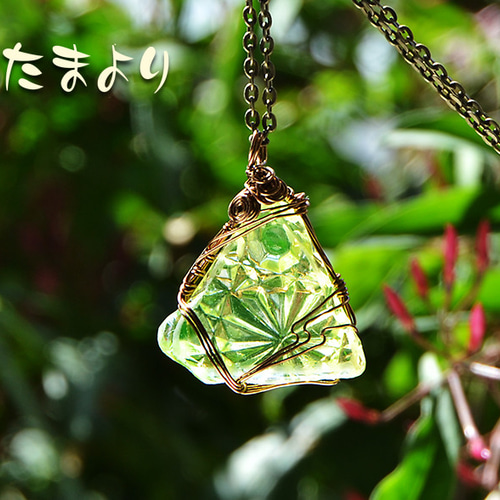 骨董品アンティークウランガラスネックレス