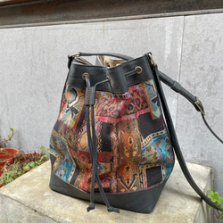 黑老派復古水桶包/斜背包 Size:M Color: 黑 第1張的照片