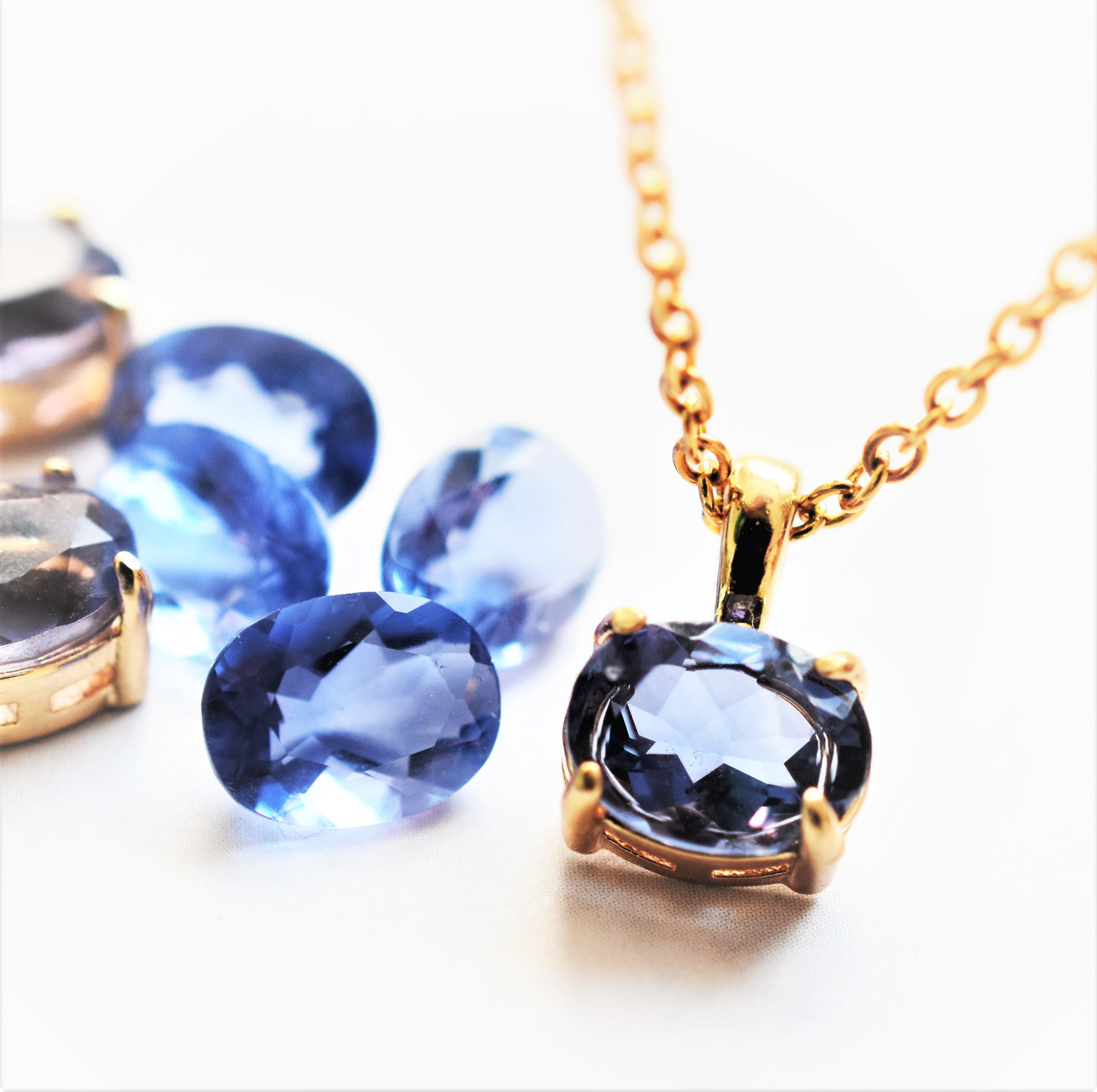 シルバー新追加！【残り4】宝石用ルース　ブルーフローライト　（カラーチェンジ）　サージカルステンレス40cmネックレス