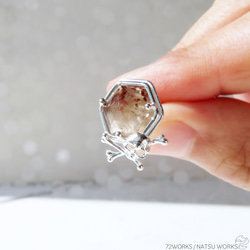 ガーネットinクォーツ ブローチ / Garnet in Quartz Skull Brooch 5枚目の画像