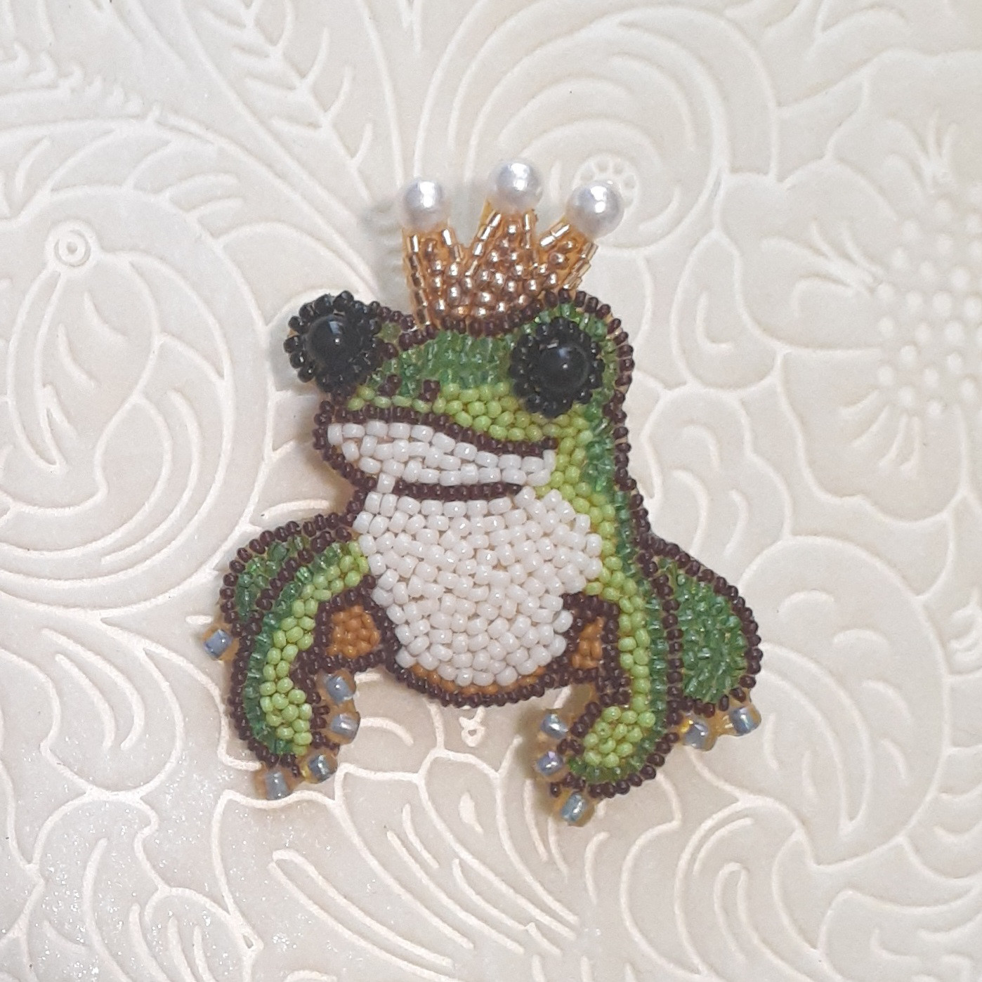 キラキラ☆　カエル　カメレオン　立体ビーズ刺繍　ブローチ　チャーム