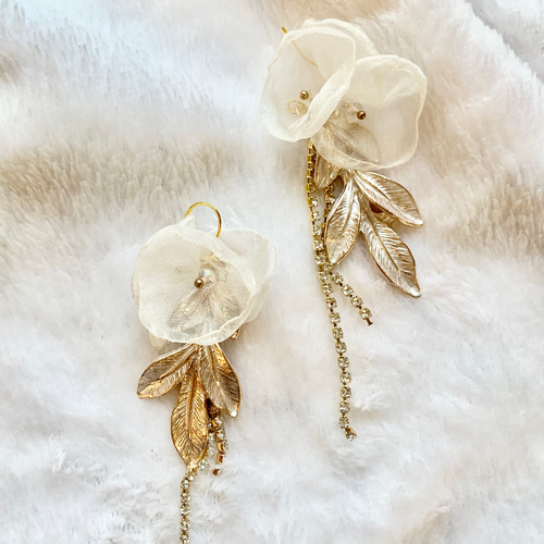 リーフ×ホワイトフラワー】フラワー ピアス・イヤリング