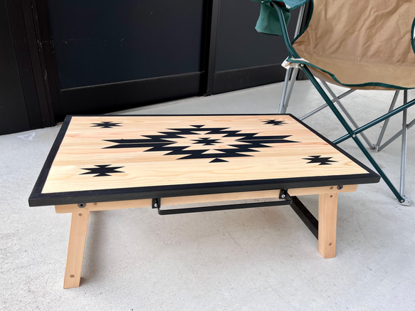 再入荷！ピクニックやキャンプに！オルテガ柄　ローテーブル　64㎝×39㎝×26㎝ 5枚目の画像